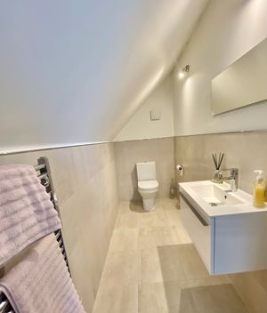 First floor WC- click for photo gallery